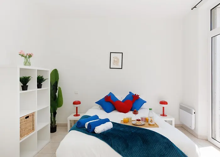 Bngo L Ruby L 2ch, 7p, Vue Mer, Centre * Κάννες